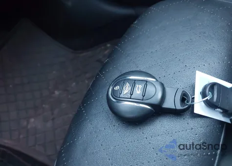 2019 Mini Clubman Cooper S z USA, uszkodzony, nr VIN WMWLU5C53K2G04140